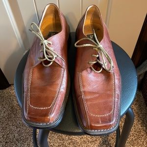 Men’s leather dress shoes